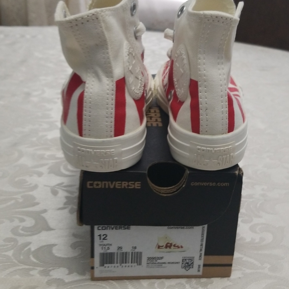 Converse Allstar Chuck Taylor's Youths Sizes - Picture 2 of 8